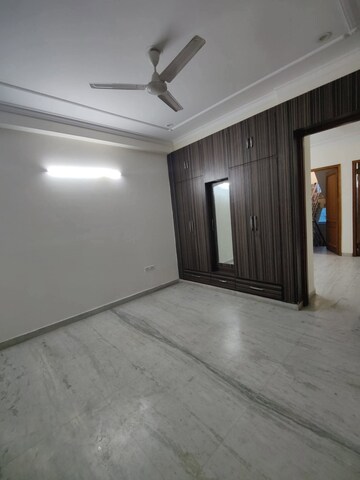 Room in 3 BHK Builder Floor at Chattarpur – for Rent