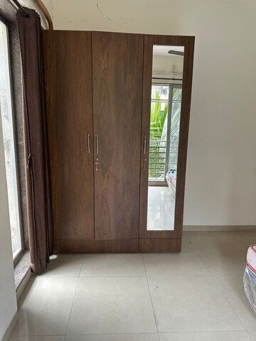 Room in 2 BHK Apartment at Tulsi Chambers, Chembur – for Rent