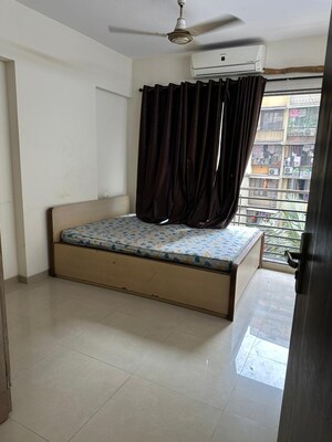 Living Room in 2 BHK Apartment at Tulsi Chambers, Chembur – for Rent