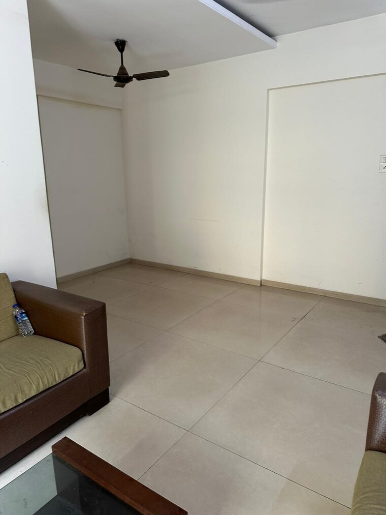 Room, tulsi-chambers 2 Bedroom 750 Sq.Ft. Apartment In Chembur Mumbai 9556145