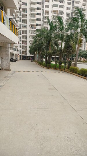 Parking in 3 BHK Apartment at Radicon Vedantam, Sector 16c Greater Noida – for Rent