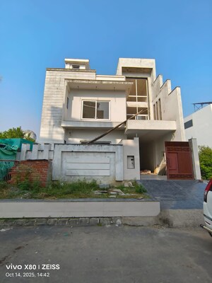 6+ BHK Independent House For Sale in Ansal Sushant Golf city, Sushant Golf City