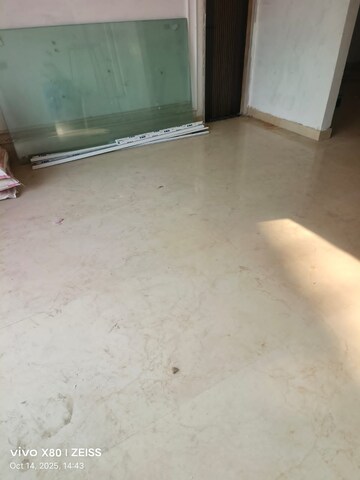 Room in 6+ BHK Independent House at Ansal Sushant Golf city, Sushant Golf City – for Sale