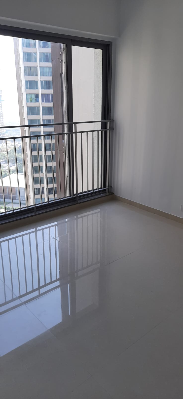 2 BHK + Pooja Room Apartment For Sale in Kalpataru The Sunrise