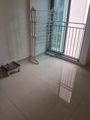 Room in 2 BHK Apartment at Kalpataru The Sunrise, Kolshet Road – for Sale