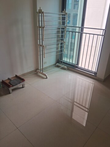 Room in 2 BHK Apartment at Kalpataru The Sunrise, Kolshet Road – for Sale