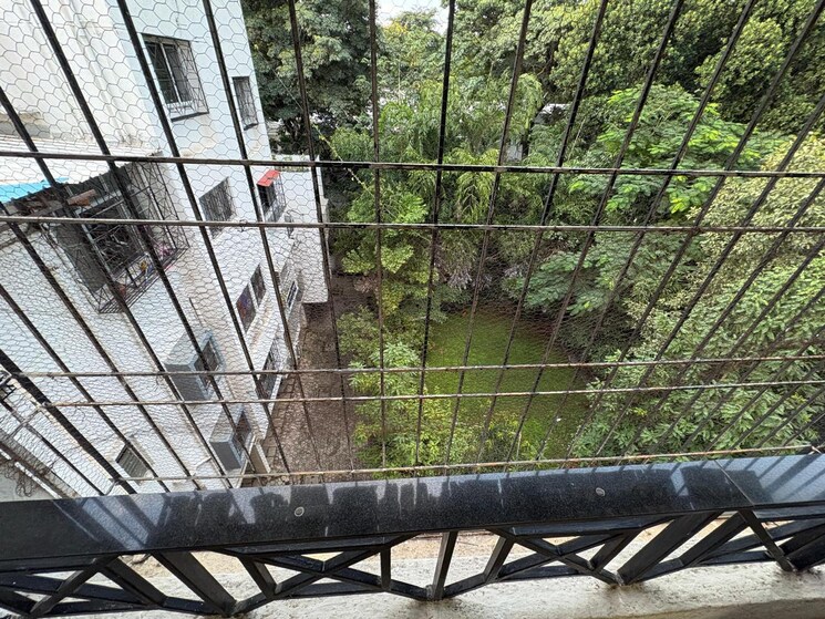 Balcony, model colony Commercial Office Space 1250 Sq.Ft. In Model Colony Pune 9556173