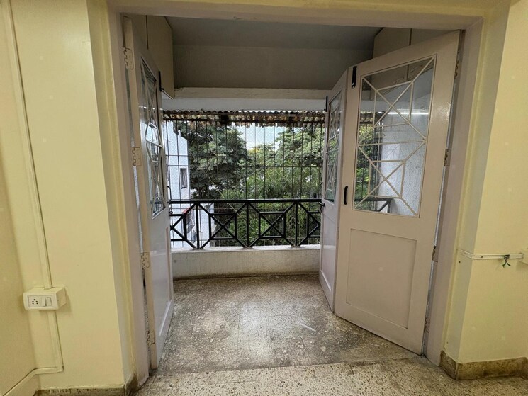 Balcony, model colony Commercial Office Space 1250 Sq.Ft. In Model Colony Pune 9556173