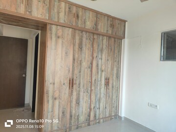 Room in 2 BHK Apartment at Lake Florence, Powai – for Rent