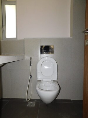 Master Bedroom in 2 BHK Apartment at Piramal Vaikunth, Balkum Pada – for Rent