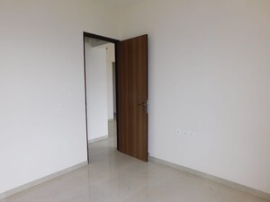 Room in 2 BHK Apartment at Piramal Vaikunth, Balkum Pada – for Rent