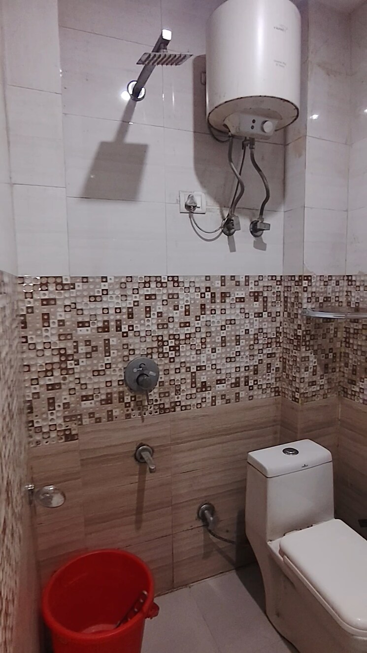 Bathroom, sector 24 1 RK 450 Sq.Ft. Builder Floor In Sector 24 Gurgaon 9556219