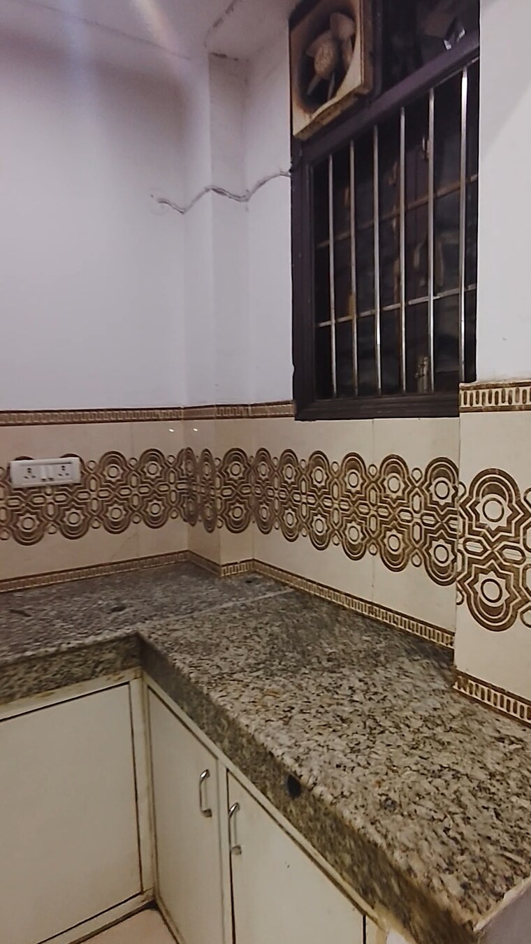 Kitchen, sector 24 1 RK 450 Sq.Ft. Builder Floor In Sector 24 Gurgaon 9556219