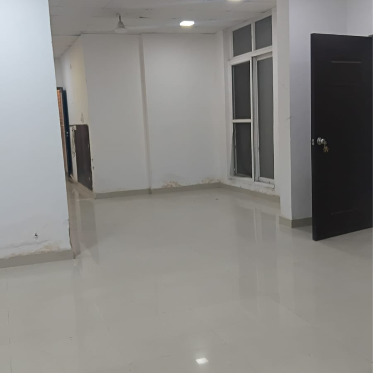 Room, rohtas-plumeria Commercial Office Space 500 Sq.Ft. In Vibhuti Khand Lucknow 9556195