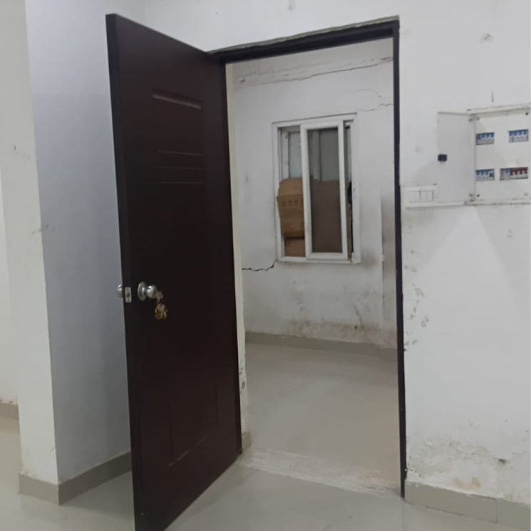 Room, rohtas-plumeria Commercial Office Space 500 Sq.Ft. In Vibhuti Khand Lucknow 9556195