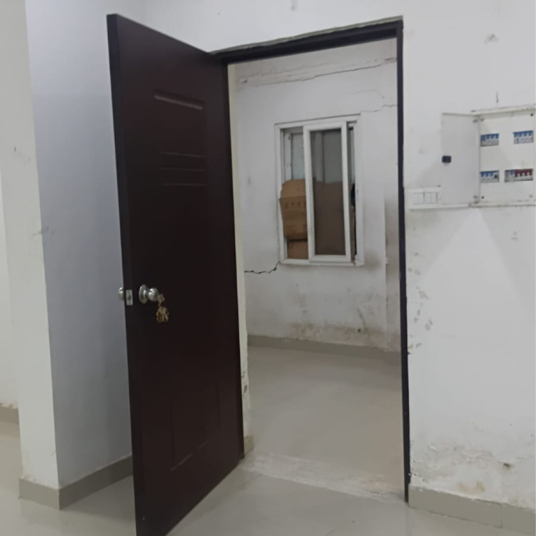 Room, rohtas-plumeria Commercial Office Space 500 Sq.Ft. In Vibhuti Khand Lucknow 9556195