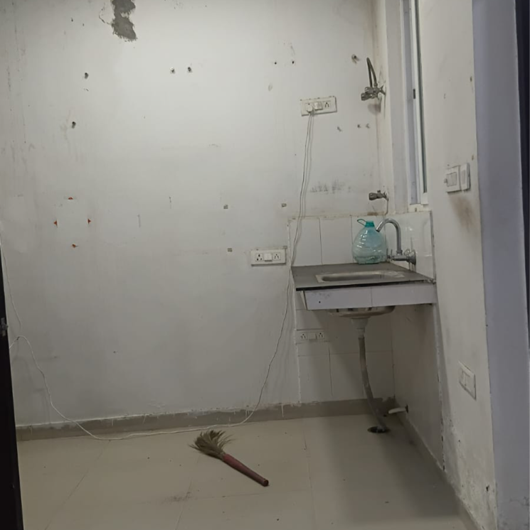 Bathroom, rohtas-plumeria Commercial Office Space 500 Sq.Ft. In Vibhuti Khand Lucknow 9556195