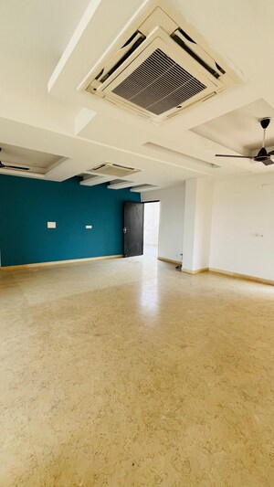 Room in 4 BHK Apartment at Omaxe The Forest, Sector 92 – for Rent