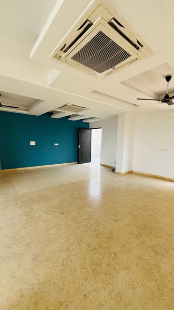 Room in 4 BHK Apartment at Omaxe The Forest, Sector 92 – for Rent