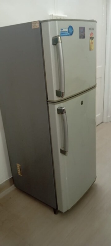 Building Lobby in 1 BHK Apartment at Omkar Apartments Vashi Sector 15, Vashi Sector 15 – for Rent