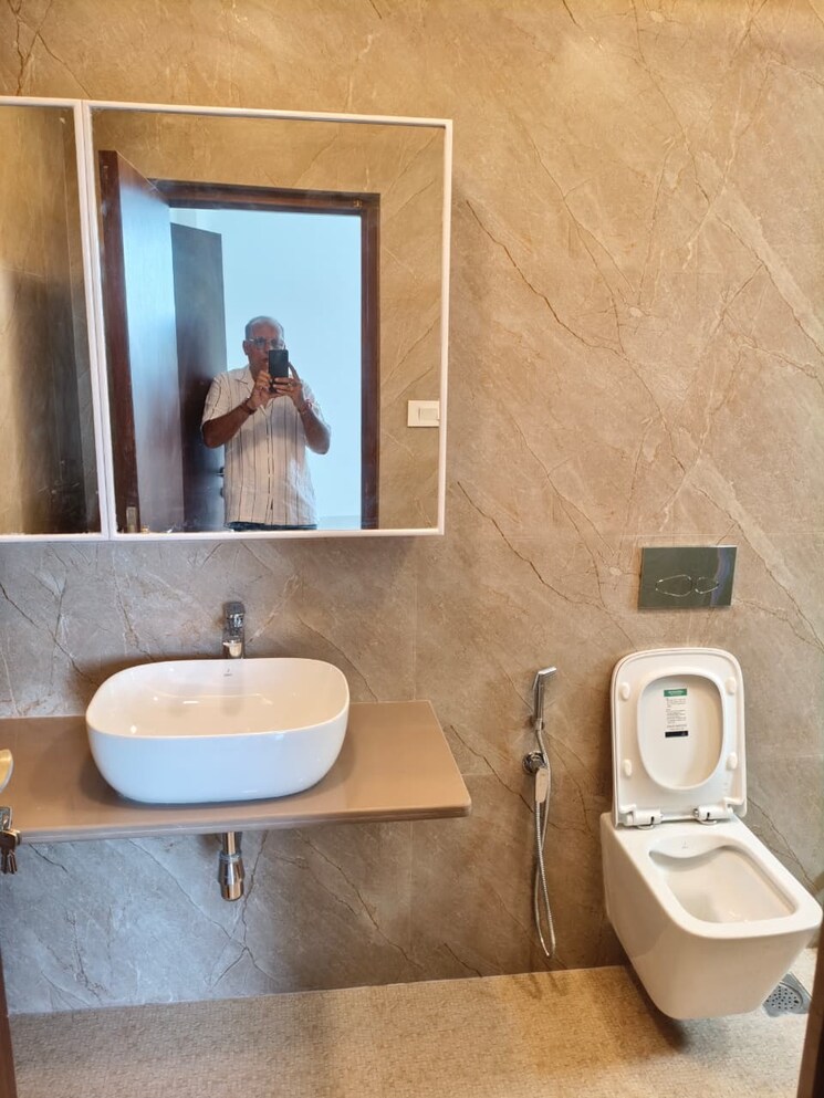 Bathroom, mantralaya 3.5 Bedroom 2000 Sq.Ft. Apartment In Mantralaya Mumbai 9556241