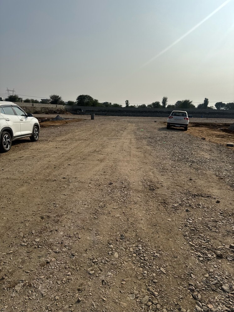  Parking, tonk road  200 Sq.Yd. Plot In Tonk Road Jaipur 9556300