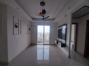 Room in 3 BHK Apartment at Signature Global Golf Greens, Sector 79 – for Rent