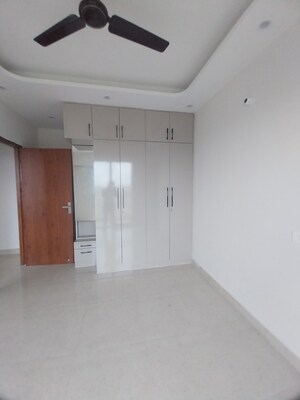 Furnished Amenities in 3 BHK Apartment at Signature Global Golf Greens, Sector 79 – for Rent