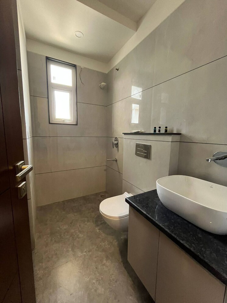 Bathroom, ignou road 1 Bedroom 650 Sq.Ft. Apartment In Ignou Road Delhi 9556266