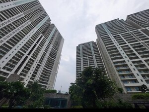 4 BHK Apartment – Exterior View View at DLF The Crest, Sector 54 - for Rent