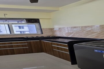 Kitchen in 1 BHK Independent House at Prabhadevi – for Rent