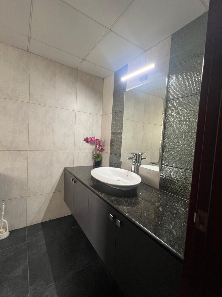 Bathroom, karle-zenith 3 Bedroom 2307 Sq.Ft. Apartment In Hebbal Bangalore 9556282