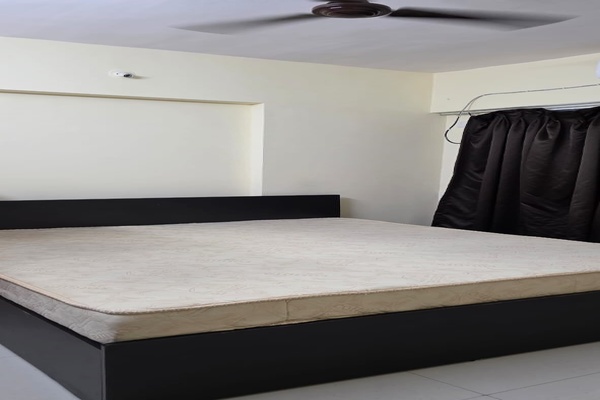 1 BHK + Extra Room Independent House For Rent in Prabhadevi