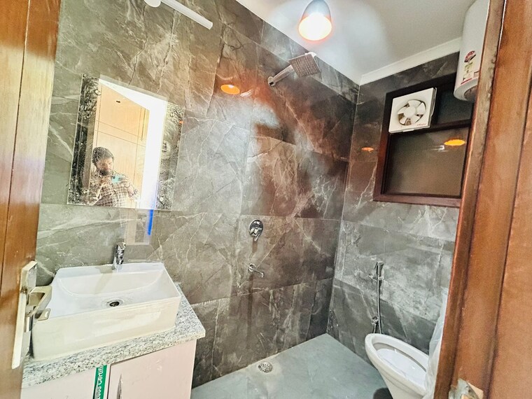 Attached Bathroom, freedom fighters enclave 2 Bedroom 1150 Sq.Ft. Apartment In Freedom Fighters Enclave Delhi 9556312