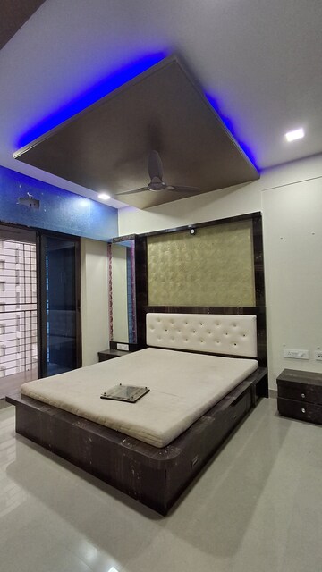 Furnished Amenities in 2 BHK Apartment at Raheja Serenity, Kandivali East – for Rent