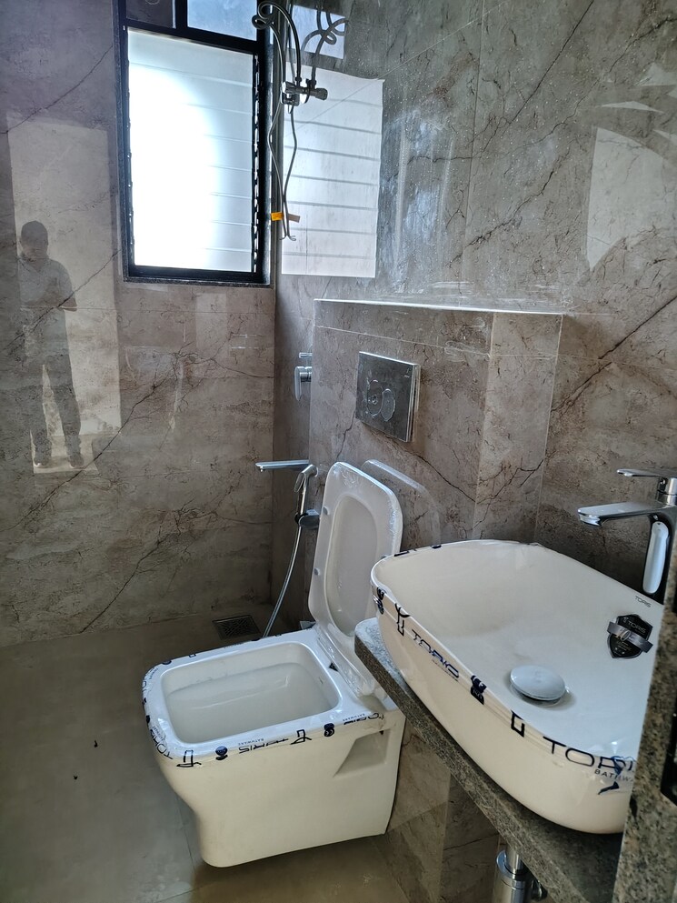 Bathroom, prem-sagar-chs-santacruz-west 1 Bedroom 505 Sq.Ft. Apartment In Santacruz West Mumbai 9556339