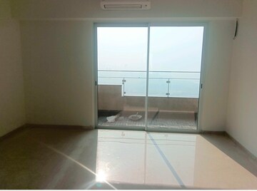 Room in 4 BHK Apartment at Lokhandwala Minerva Mahalaxmi, Mahalaxmi – for Sale