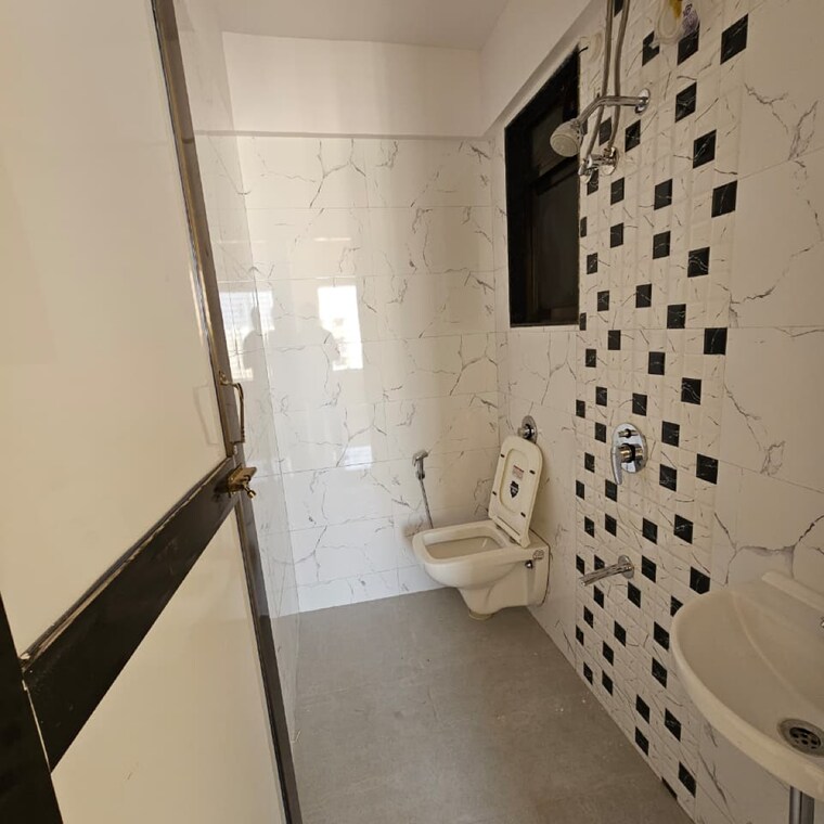 Bathroom, sharda-apartment-bhandup-west 1 Bedroom 340 Sq.Ft. Apartment In Sarvodaya Nagar Mumbai 9556341