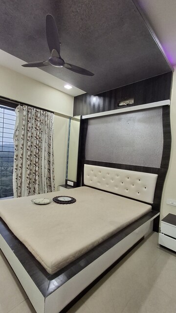 Team Area in 2 BHK Apartment at Raheja Serenity, Kandivali East – for Rent