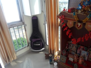 Living Room in 3 BHK Apartment at Gomti Nagar – for Rent