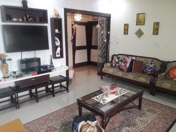 Living Room in 3 BHK Apartment at Gomti Nagar – for Rent