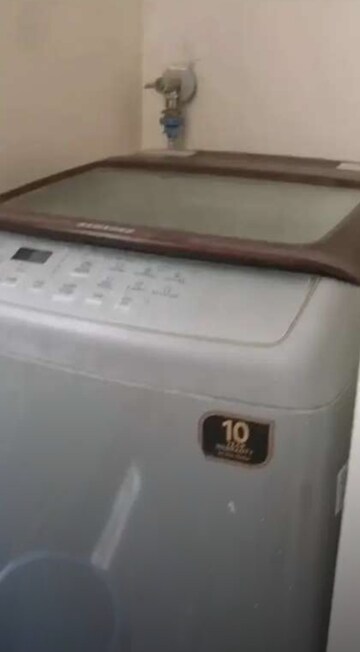 Furnished Amenities in 3 BHK Apartment at Gomti Nagar – for Rent