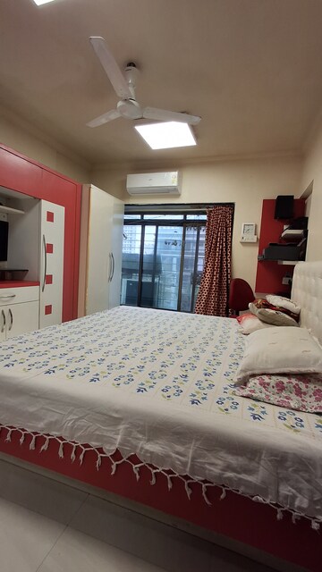 Team Area in 2 BHK Apartment at Chaitanya Radha Krishna, Borivali East – for Rent