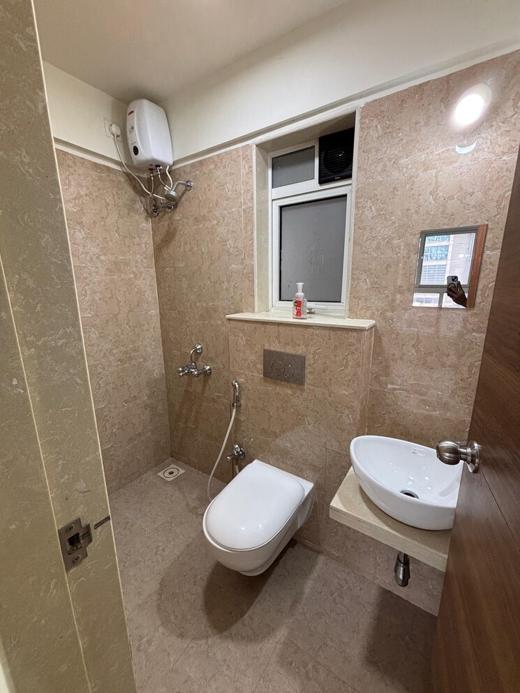 Bathroom, parijat-chs-azad-nagar 1 Bedroom 500 Sq.Ft. Apartment In Andheri West Mumbai 9556449