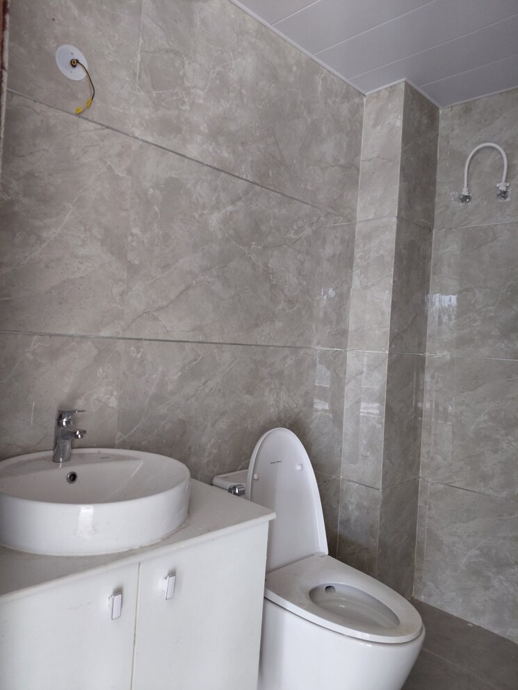 Bathroom, rajpur road 2 Bedroom 1253 Sq.Ft. Apartment In Rajpur Road Dehradun 9557529