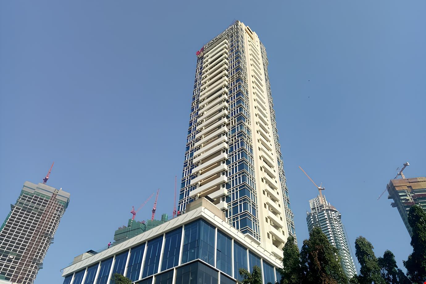 4 BHK + Servant Room 5300 Sq.Ft. Apartment in Raheja Legend