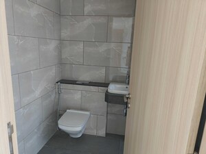 Attached Bathroom in 4 BHK Apartment at Rustomjee Crown, Prabhadevi – for Sale