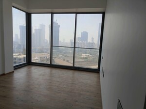 Room in 4 BHK Apartment at Rustomjee Crown, Prabhadevi – for Sale