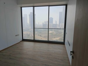Room in 4 BHK Apartment at Rustomjee Crown, Prabhadevi – for Sale
