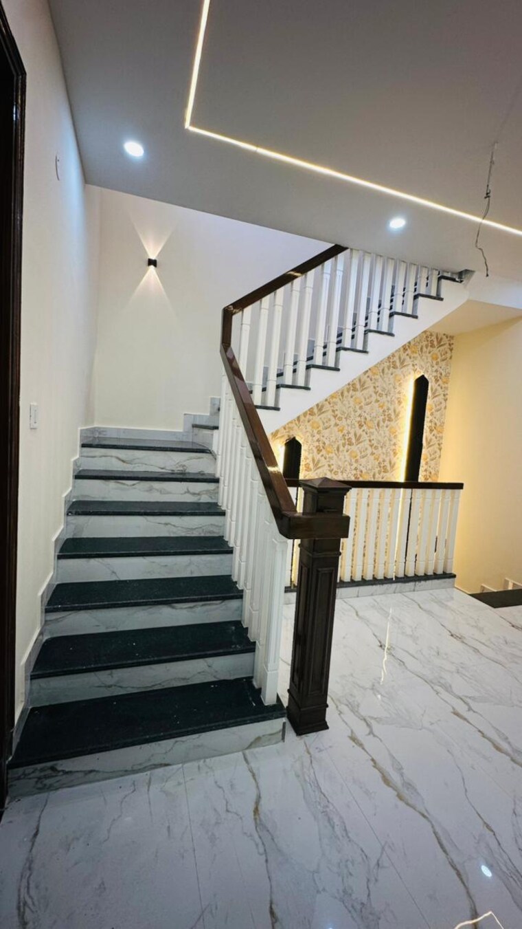 undefined, ambala highway 3 Bedroom 92 Sq.Yd. Independent House In Ambala Highway Zirakpur 9556673